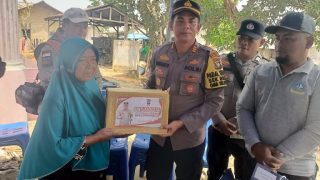 Awal Ramadan, Polres Bintan Memberikan Sembako untuk Keluarga Nelayan Meninggal Akibat Pompong Bertabrakan