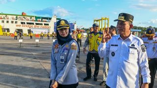 Ansar Ahmad Meresmikan Posko Terpadu Angkutan Lebaran di Pelabuhan Telaga Punggur