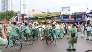 Camat Se-Bintan Menampilkan Atraksi Sepeda Ontel di Pawai Taaruf MTQH Ke-X Provinsi Kepri
