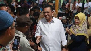 Masyarakat Tembesi Tak Menghiraukan Hujan, Ansar Ahmad: Tahun Ini, Guru Sekolah Swasta Diberi Insentif