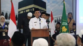 Gubernur Kepri Melepas 487 Jemaah Calon Haji Kloter 1 Embarkasi Batam