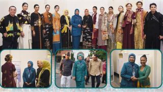 Kain Tradisional Kepri Memesona di Panggung Fashion Show HUT Dekranas Ke-44 di Solo