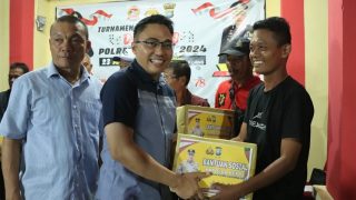 Kapolres Bintan Menyediakan Hadiah 2 Ekor Kambing untuk Pemenang Turnamen Domino