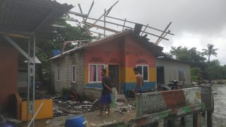 Sembilan Rumah di Teluk Sasah Dihantam Puting Beliung, Polisi Turun Tangan