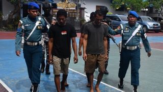 Tim F1QR Lanal TBK Menangkap Empat Pencuri Kapal di Selat Malaka