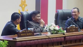 Roby Kurniawan Diganjar Anugerah Manggala Karya Kencana Penghargaan Tertinggi dari BKKBN RI