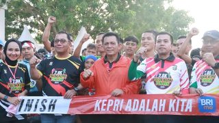 Gubernur dan Kapolda Kepri Melepas Seribuan Peserta 7,8K Fun Run Polda Kepri 2024