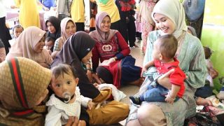 Hafizha Rahmadhani Membawa Keceriaan bagi Balita di Posyandu Kencana Dua