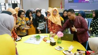 Anggota DWP Bintan Belajar Menjadi Content Creator untuk Memasarkan Produk Kerajinan Tangan