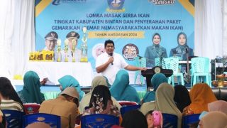 Roby Kurniawan dan Hafizha Ajak Masyarakat Gemar Makan Ikan
