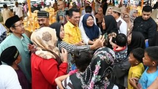 Ansar Ahmad Memaparkan Program Kepri Terang kepada Warga Kampung Lembang Jaya Batam