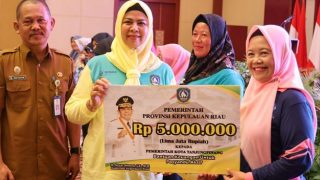 Hj Dewi Kumalasari Membuka Workshop Peningkatan Kompetensi Kader Posyandu untuk Penurunan Stunting
