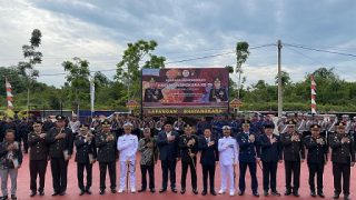 Upacara HUT Ke-78 Bhayangkara, Kapolres Bintan Beri Penghargaan kepada Personel Pengurus ODGJ