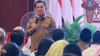 Ansar Ahmad Menyerahkan Rp142 Miliar untuk Dua Kecamatan di Tanjungpinang