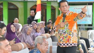 Ansar Ahmad Menyosialisasikan Program Pembangunan kepada Masyarakat Kampung Pondok Tani Tembesi