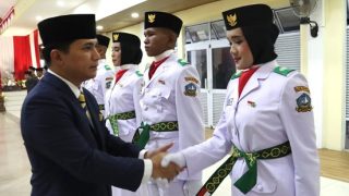 Wabup Bintan Mengukuhkan 26 Anggota Paskibraka Bintan