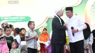 Ribuan Warga Batam Menghadiri Tablik Akbar Maulid Nabi, Ansar Ahmad Berduet dengan Opick