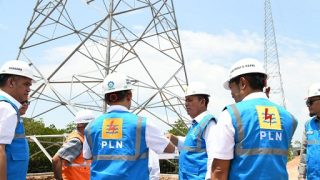 Gubernur Kepri Meresmikan Pengoperasian Tower Crossing 20 KV Pemasok Listrik ke Pulau Terpencil