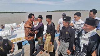 Ansar Ahmad: 456 Rumah di Karimun Akan Dipasangi Listrik Gratis