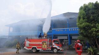 Sekda Bintan Meluncurkan Sekolah Aman Bencana dan Aplikasi Sipedina di SMP Negeri 1 Bintan Timur