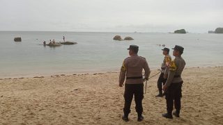 Polisi Mewanti-wanti Objek Wisata Pantai Trikora di Liburan Panjang