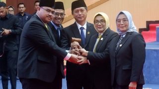 Fiven Sumanti Jadi Perempuan Pertama Menjabat Ketua Definitif DPRD Kabupaten Bintan