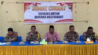 Jumat Curhat, Masyarakat Desa Tembeling Cemas dengan Tiang Listrik yang Condong