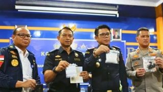 Bea Cukai Tanjung Balai Karimun Mengamankan Pria Pembawa Sabu dari Malaysia