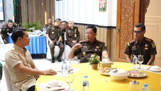 Plt Bupati Bintan Bahas Peluang dan Tantangan Pengembangan Wisata dengan Kajati Kepri