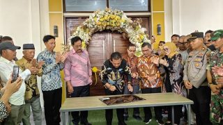 Gubernur Kepri Meresmikan Gedung Pertemuan di Pamak, Ansar Ahmad: Lebih Rp14 Miliar untuk Kecamatan Tebing