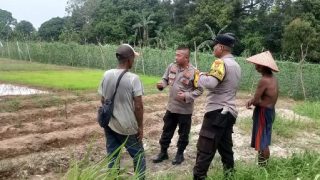 Bantu Petani, Polres Bintan Dukung Program Ketahanan Pangan Nasional