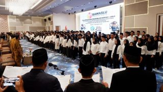 270 Pengawas TPS Dilantik, Ketua Bawaslu Bintan Melarang Ikut Berkampanye