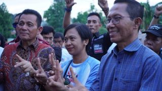 Pernah Menempati Rumah Singgah, Warga Batam Ini Menangis di Depan Ansar Ahmad