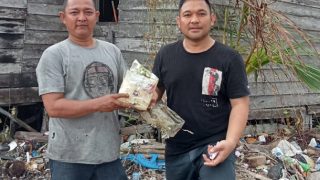 Sabu Dibungkus Plastik Teh China Hanyut hingga Pantai Malang Rapat Bintan