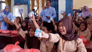 HNSI Kepri Mengawali Program Makan Bergizi Gratis di SDN 019 Bintan, Eko: Presiden Cinta Nelayan