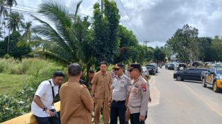 Akses Jembatan Pasar Kangka Kawal Terhambat, Pemkab Bintan Respon Cepat Pasang Plat Penutup Badan Jalan