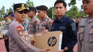 Sebelum Pindah ke Polda, AKBP Riky Iswoyo Memberikan Penghargaan buat Personel Polres Bintan