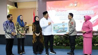 Kenal Pamit Kapolres Bintan, AKBP Riky Iswoyo Terkesan dengan Durian Daun dan Klub Badminton