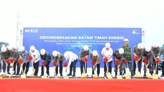 Gubernur Kepri dan Wamen Investasi Mengawali Pembangunan Pabrik Hilirisasi Timah di Batam