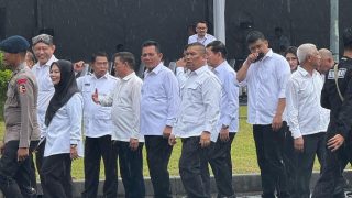 Hujan-hujanan, Ansar Ahmad dan Nyanyang Mengikuti Gladi Pelantikan Gubernur dan Wakil Gubernur Kepri