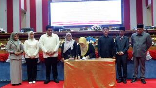 DPRD Bintan Mengumumkan Usulan Pengesahan Pemberhentian Roby Kurniawan dan Ahdi Muqsith
