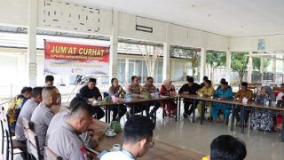 Menjelang Puasa Ramadan 1446 Hijriah, Kapolres Bintan Menggelar Jumat Curhat di Pasar Tani