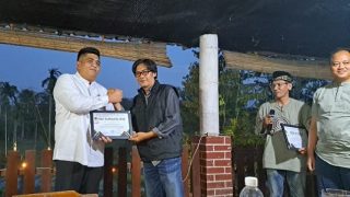 Bupati Bintan Menyampaikan Jadwal Halalbihalal Idulfitri Saat Berbuka Puasa dengan Wartawan