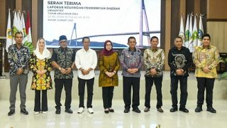 Gubernur Kepri Menyerahkan LKPD Unaudited Tahun Anggaran 2024 ke BPK Kepri