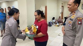Kapolres Bintan Membesuk Anggota Satlantas di RSUD RAT Kepri