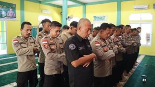 Polres Bintan Menggelar Salat Gaib untuk Kapolsek Negara Batin Polda Lampung yang Gugur Tertembak