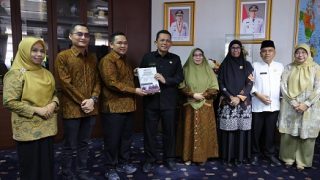 Bawaslu Provinsi Kepri Mengembalikan Sisa Dana Hibah Penyelenggaraan Pilkada Rp20,2 Miliar