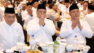 Wagub Kepri Berbuka Puasa Bersama Seribu Santri dan Anak Yatim Piatu
