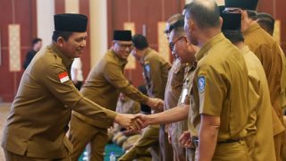 Gubernur dan Wakil Gubernur Kepri Minta Maaf kepada Pegawai Saat Halalbihalal Usai Idulfitri