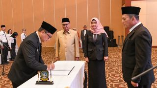 Ansar Melantik 132 Pejabat, Hasan Jadi Kadispar Kepri, Hendri Jabat Kepala Diskominfo